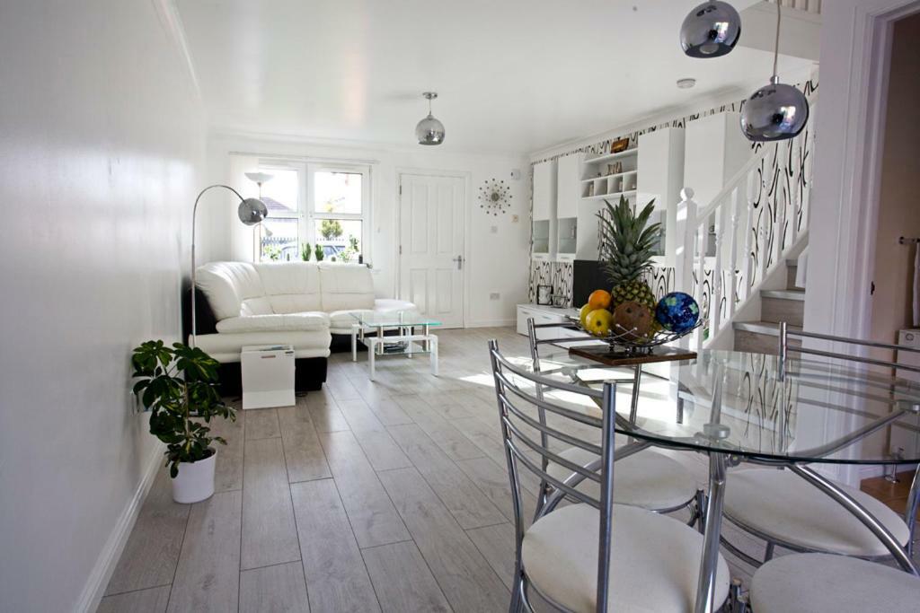 Gala Rooms Homestay - Free Parking Эдинбург Экстерьер фото